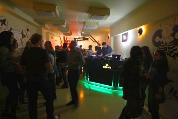 Locul în care nopţile se câştigă: Tralala, un club cu vino-ncoa