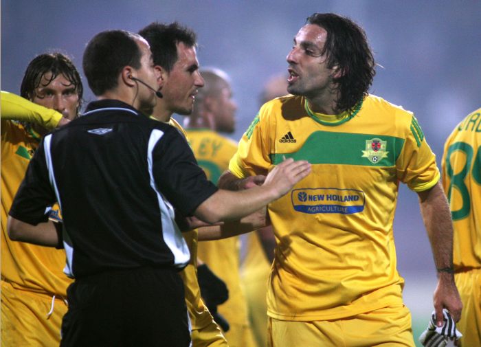 Marius Avram fluieră la Steaua - CFR