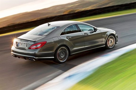 Mercedes-Benz lansează "racheta sol-sol" CLS 63 AMG
