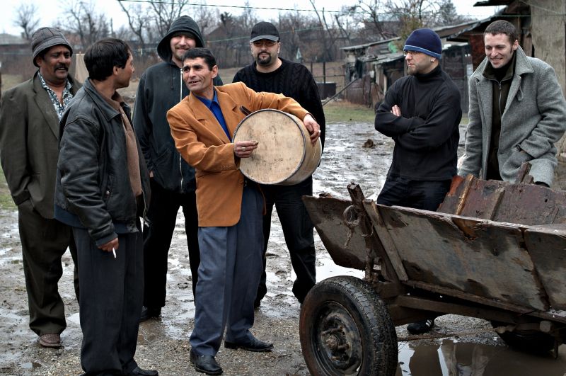 Muzica ursarilor, spectacol video şi cultură rromani la The Ark