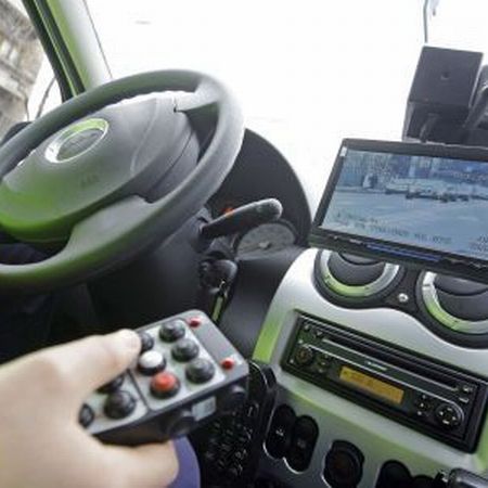Peste 6.700 de şoferi, amendaţi în weekend pentru depăşirea vitezei legale