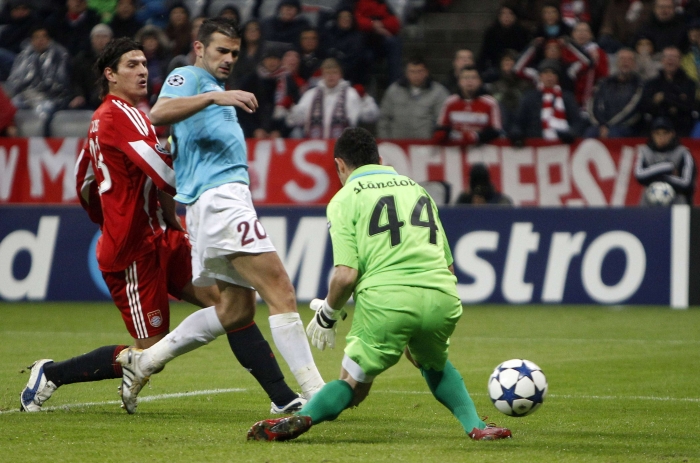 Serge Gumienny fluieră la CFR - Bayern