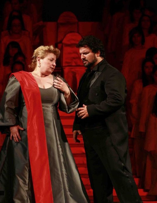 Tenorul turc Efe Kislali revine pe scena Operei Naţionale Bucureşti