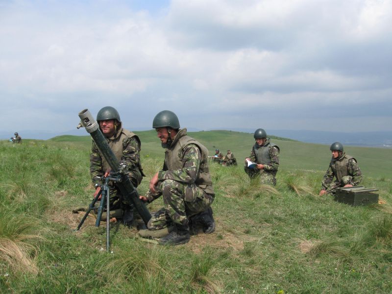 Tragedie la Cincu. Trei militari morţi şi mai mulţi răniţi în urma unei explozii la poligonul de la Cincu