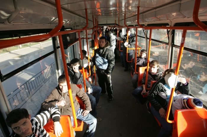 Trucuri "de supravieţuire" în mijloacele de transport public
