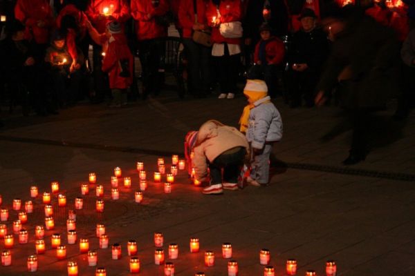 "Un milion de stele", aprinse în semn de solidaritate cu cei săraci
