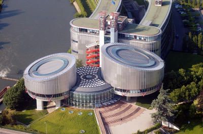CEDO condamnă Irlanda pentru că a interzis avortul unei femei cu cancer