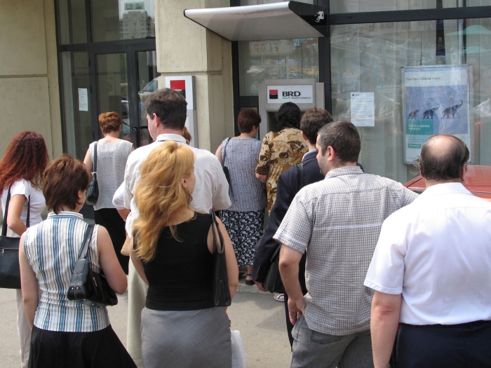 Majorarea de 15% amplifică diferenţele salariale la stat