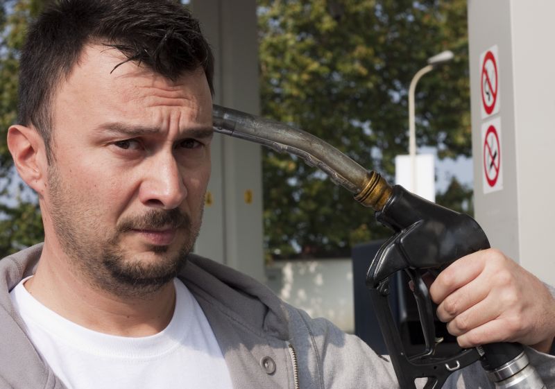 Preţul benzinei a luat foc la sfârşit de an