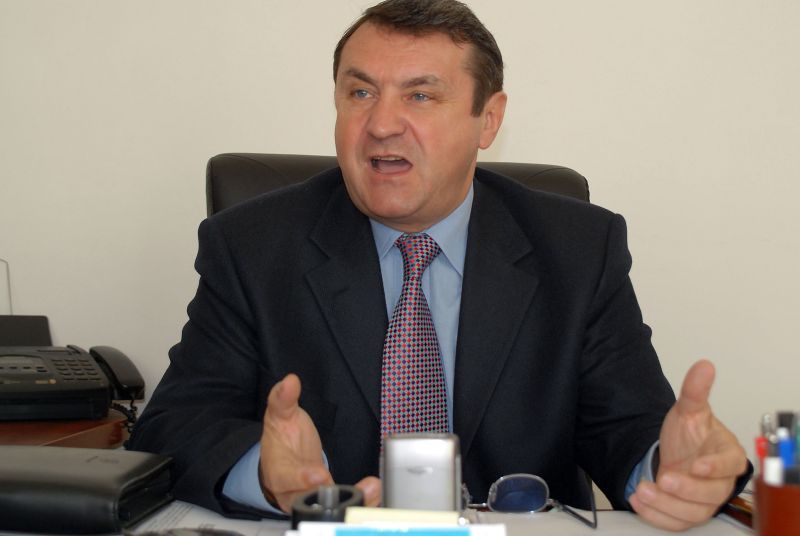 Profesorii universitari şi-au majorat salariile