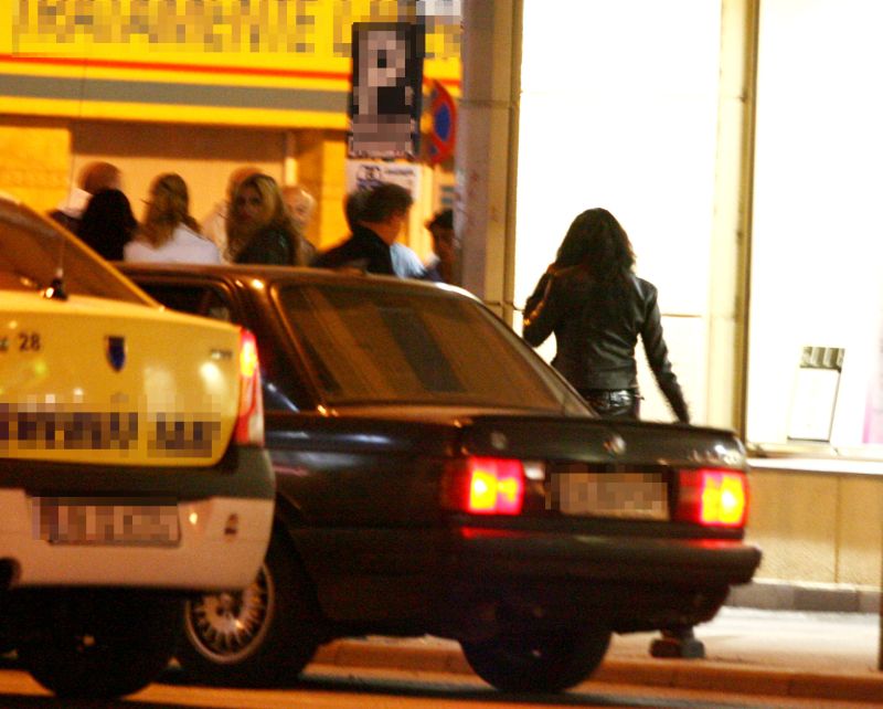 Sunaţi, vă rog, în Coreea de Nord! V-am păcălit cu 11 milioane de euro!