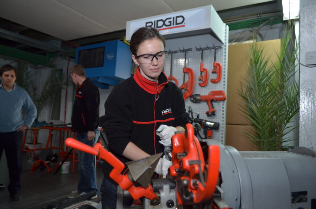 Traininguri şi internshipuri pentru studenţi