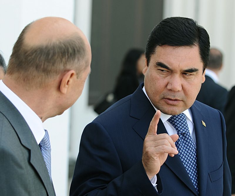 WikiLeaks: liderul turkmen, Maybach-ul şi pisica teroristă