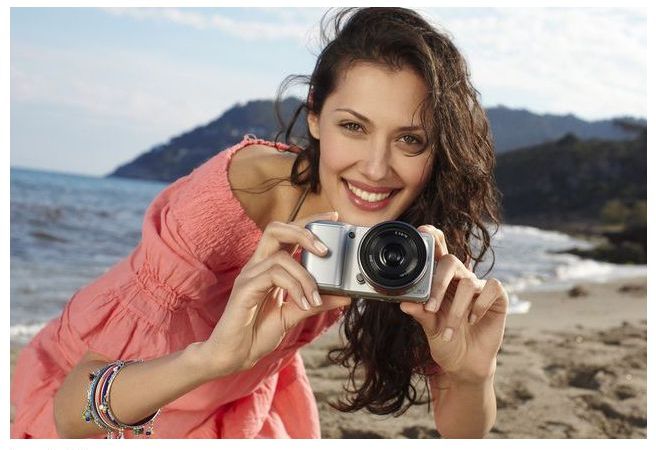 Camere foto şi video cu 3D şi HD marca Sony, la CES