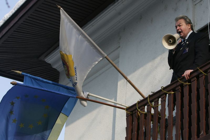 Corneliu Vadim Tudor va fi urmărit penal