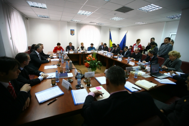 CSM, în război cu judecătorii Curţii Constituţionale