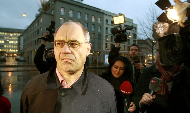 Fost bancher, arestat în cazul WikiLeaks pentru dezvăluire de informaţii confidenţiale