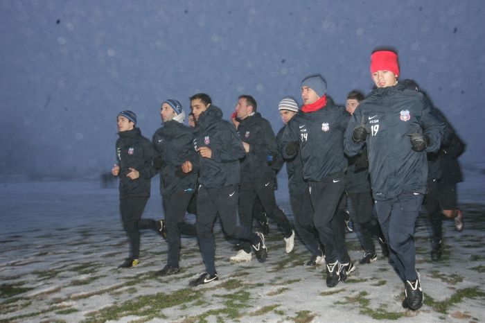 Steaua se apără cu Măcelaru