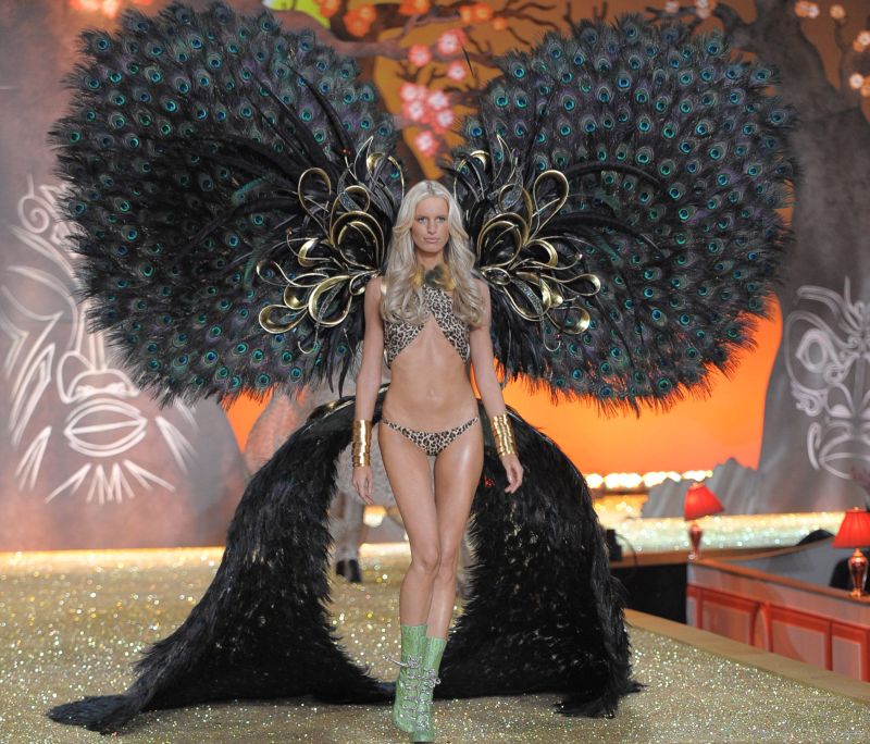 Supervedete, feţe ale mărcilor de lux în 2011