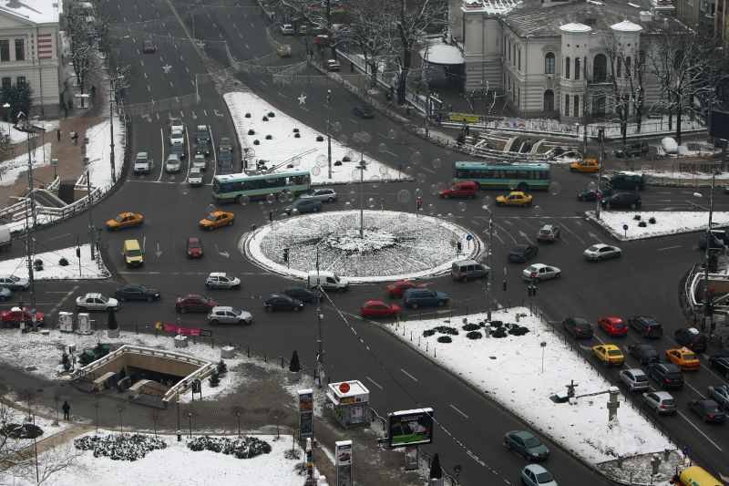 Valoarea taxei de poluare, mai mică pentru maşinile fără dotări şi pentru cele "urâte"