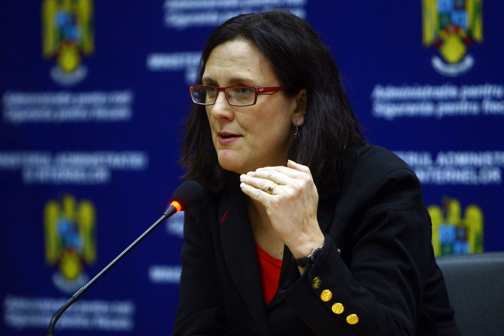 Comisarul european pentru afaceri interne, despre corupţia din vămi: „Aştept să existe condamnări”