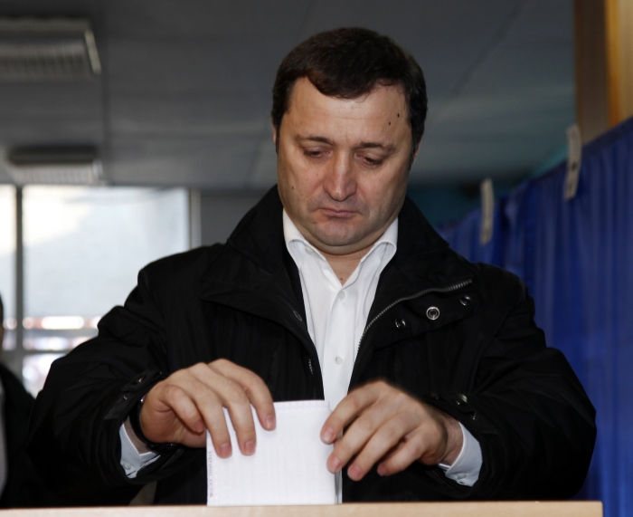 Comuniştii au câteva scheme de dezbinare a alianţei de guvernare