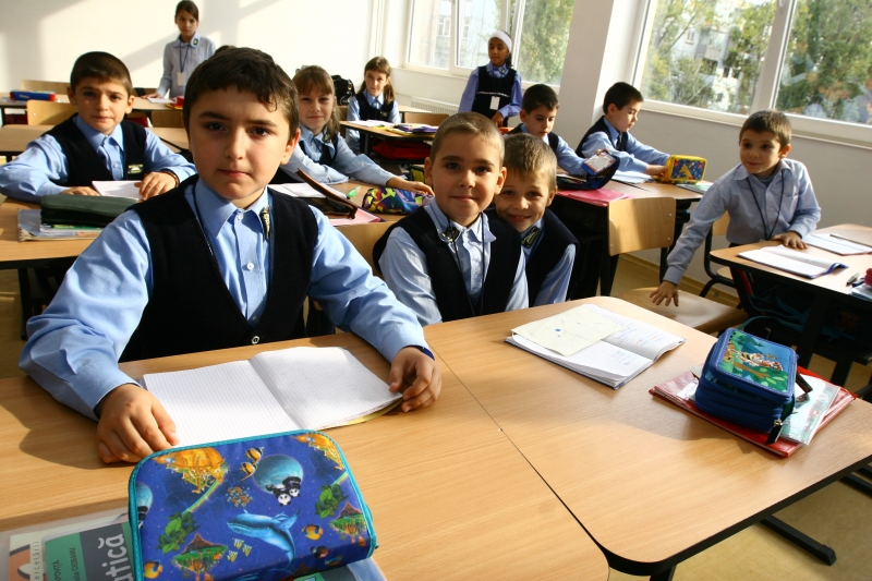 Elevii intră în vacanţa intersemestrială