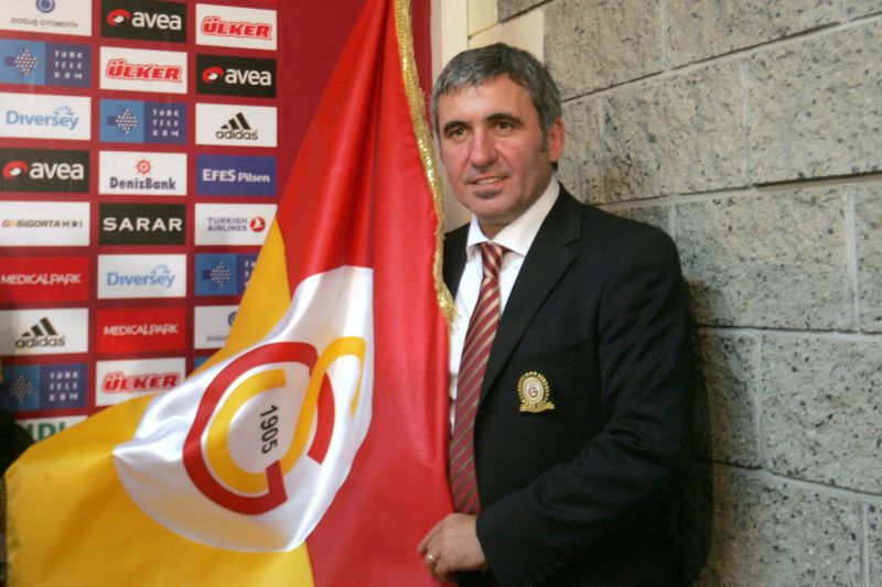 Hagi, sfătuit să îi titularizeze pe Stancu și Zapata