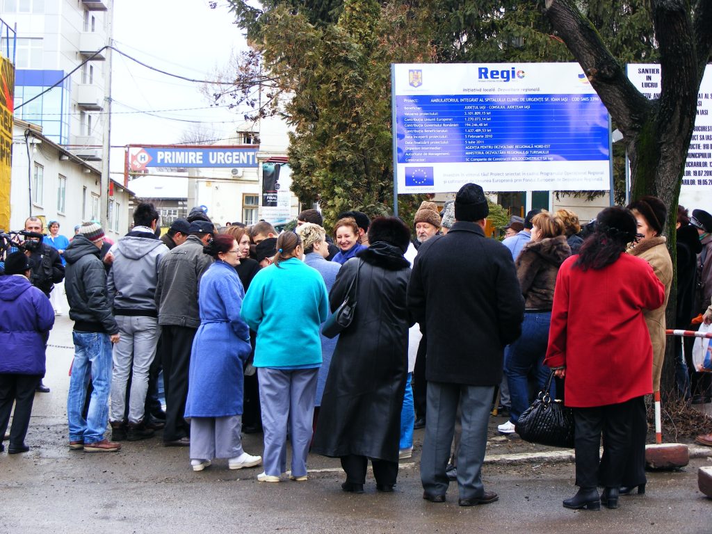 Ieşenii strâng semnături împotriva desfiinţării Spitalului de Urgenţă „Sf. Ioan”