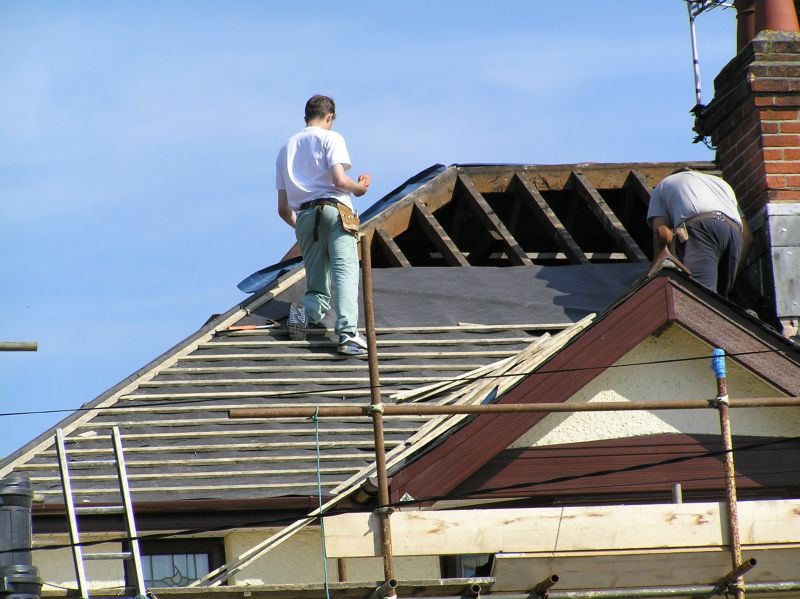 INS: Numărul autorizaţiilor de construire de locuinţe, în creştere