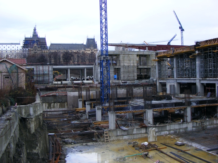 Prefectul de Iaşi vrea controale pe şantierul "Palas"