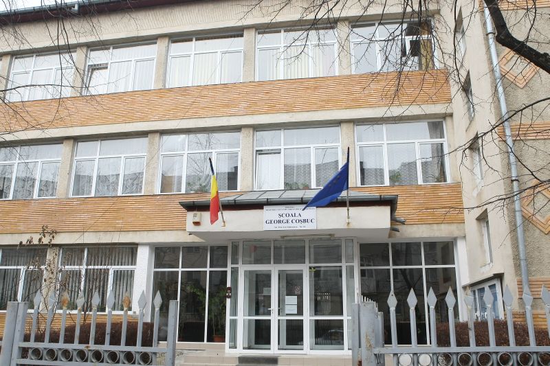 Profesoară sancţionată după ce a tuns un elev în faţa clasei