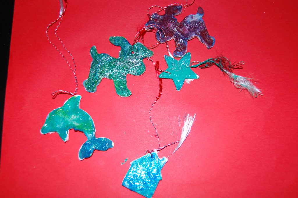 Târg de mărţişoare făcute de copiii cu autism