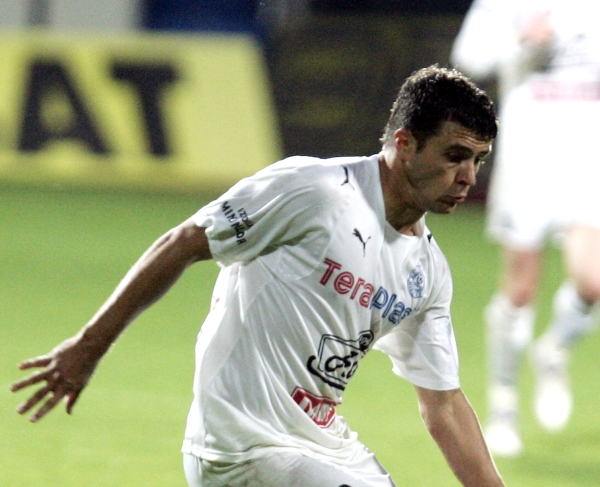 Transferul lui Moraes, blocat de impresari