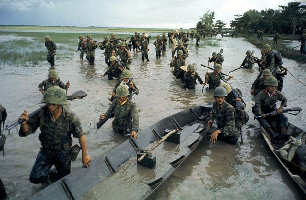 Ce căutau românii în războiul din Vietnam
