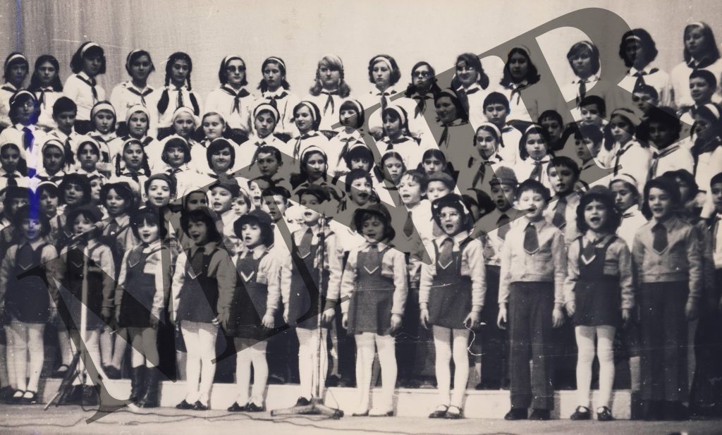 Pionieri şi şoimi ai patriei, în expoziţie la Muzeul de Istorie