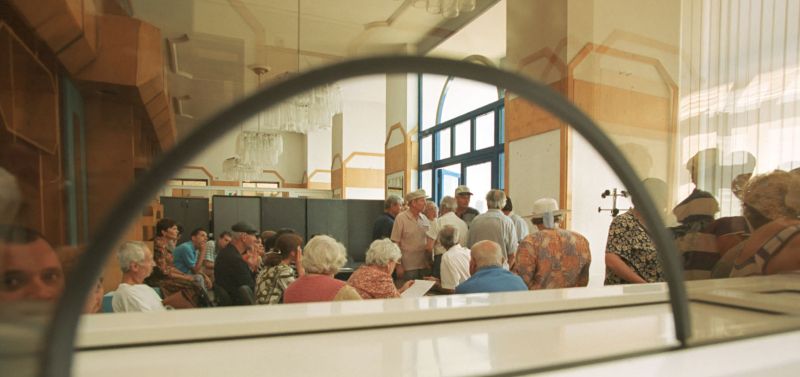Primul român care şi-a plătit impozitele pe net. Ghişeul.ro este funcţional