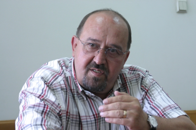 Sindicalişti, salariaţi de 1 leu ai lui Sorin Ovidiu Vîntu