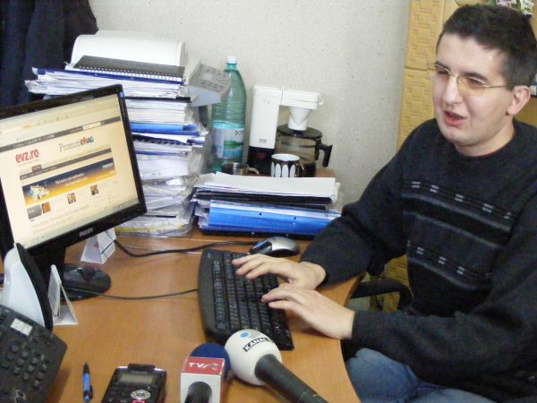 Softurile pentru calculatoarele nevăzătorilor ar trebui subvenţionate de la buget