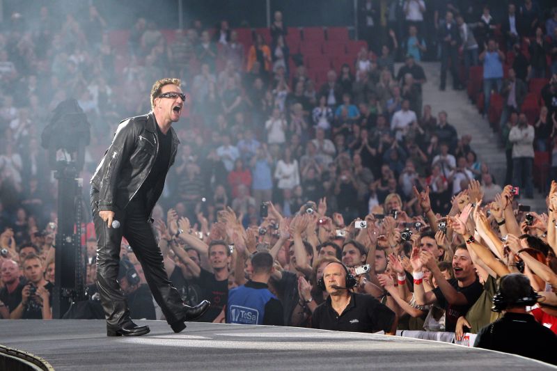 U2 în România, mai departe decât autostrada suspendată?