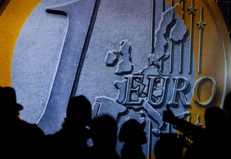 Aderarea la euro, amânată cu un an sau doi. Motivele ascunse ale amânării aderării României la euro