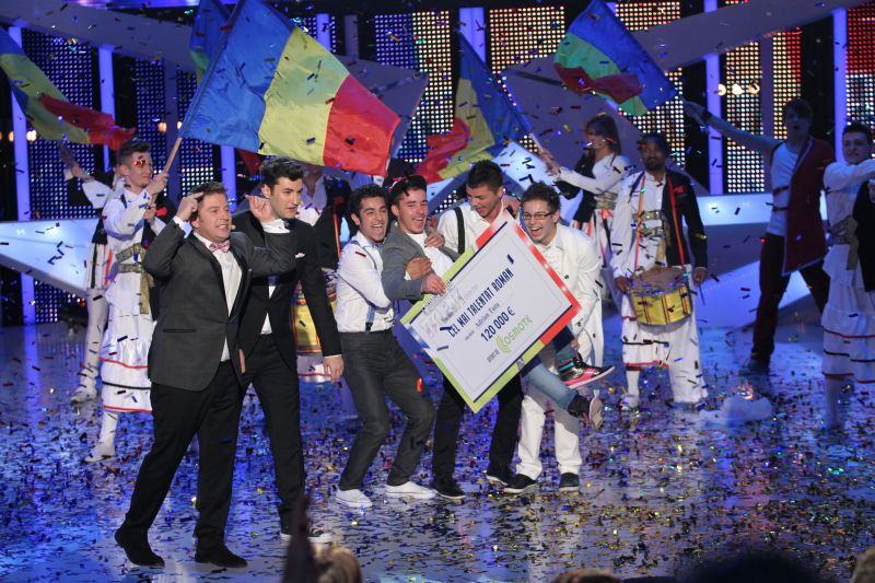 Adrian Ţuţu, câştigătorul concursului "Românii au talent". Votat pentru evoluţia "sinceră şi patriotică"