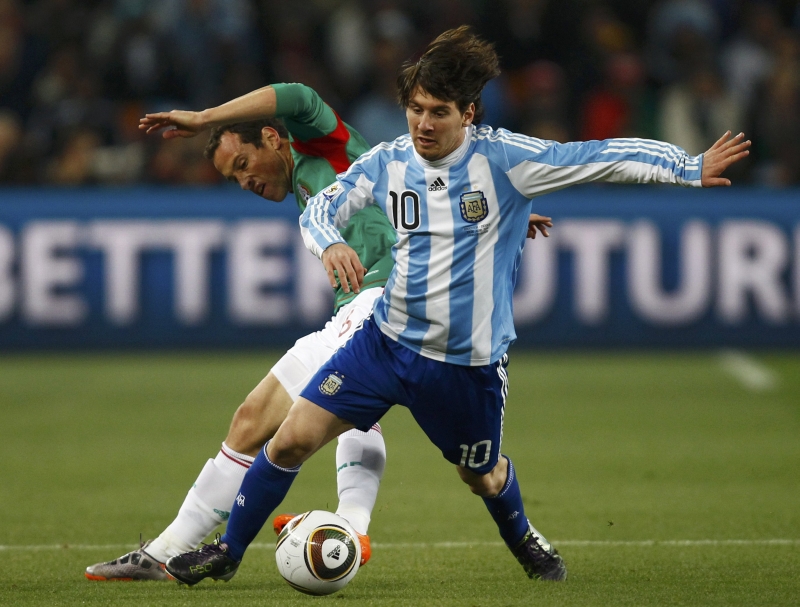 Cine e mai mare? Maradona sau Messi? „Butoiașul atomic” nu se pronunță