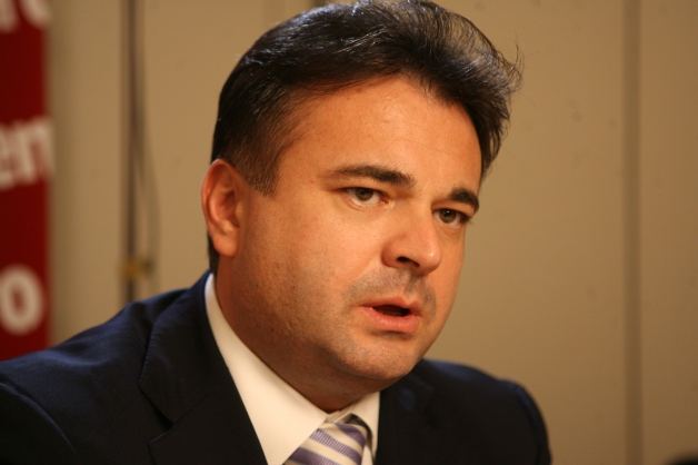 Emil Boc şi-a trecut pe listă şi PDL Diaspora