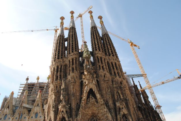 Excursie la Barcelona: farmec mediteranean accesibil tuturor