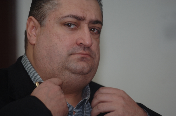 Iancu îl acuză pe Zicu că e prea gras!