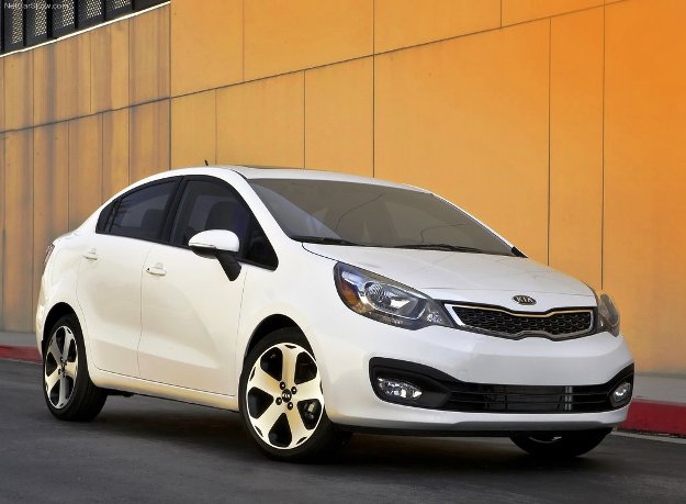 Încă un concurent pentru Logan: Kia prezintă modelul Rio Sedan