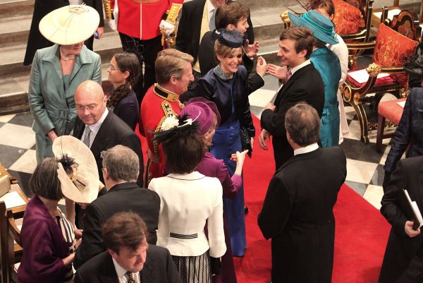 KATE ŞI WILLIAM S-AU CĂSĂTORIT. Sărutul care a pecetluit nunta regală| LIVE TEXT+ VIDEO
