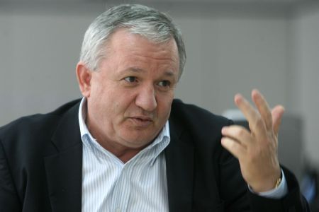 Porumboiu: "Andone e nebun! Ce mare antrenor e? I-au cumpărat alţii titlurile!"