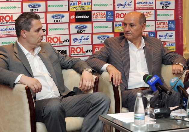 Probleme la Rapid. Copos şi Şumudică se întâlnesc la antenament